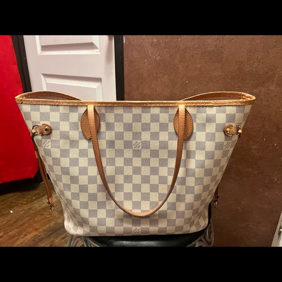 LV Damier Azur purchased in March 2021 includes box, dustbag, and receipt! - Picture 2 of 8